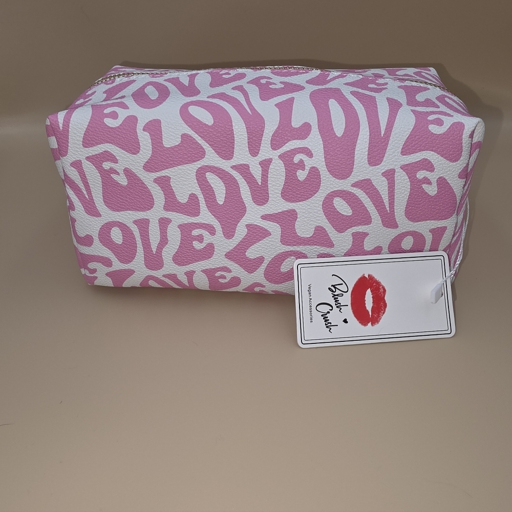 Pink Love Makeup Bag with Butterfly Claw Clip 4 Pieces Of Makeup - Picture 2 of 4